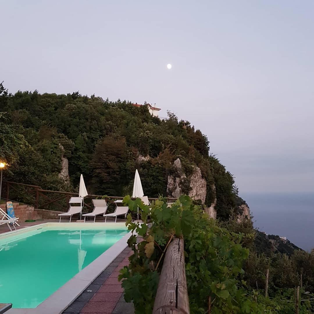 Bed and Breakfast La Cicogna Аджерола Экстерьер фото
