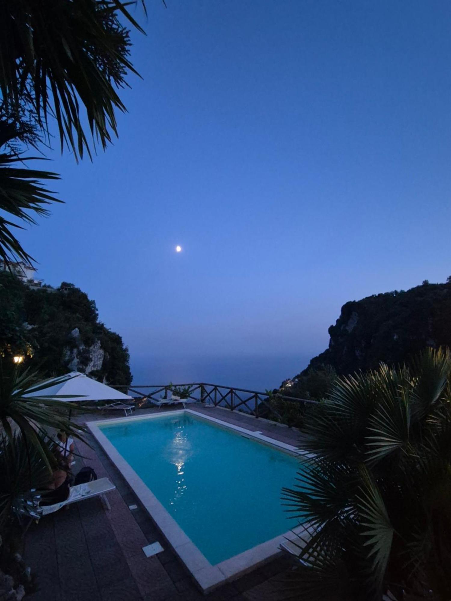 Bed and Breakfast La Cicogna Аджерола Экстерьер фото