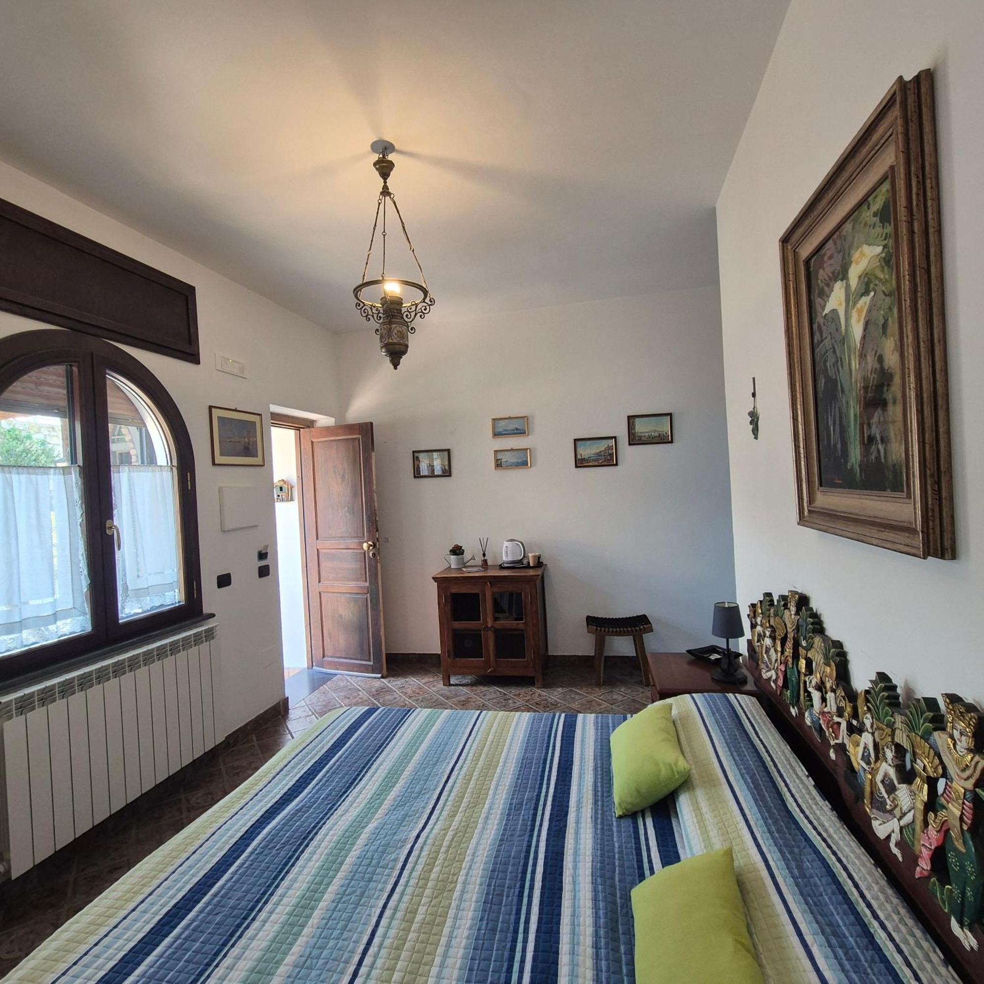 Bed and Breakfast La Cicogna Аджерола Экстерьер фото