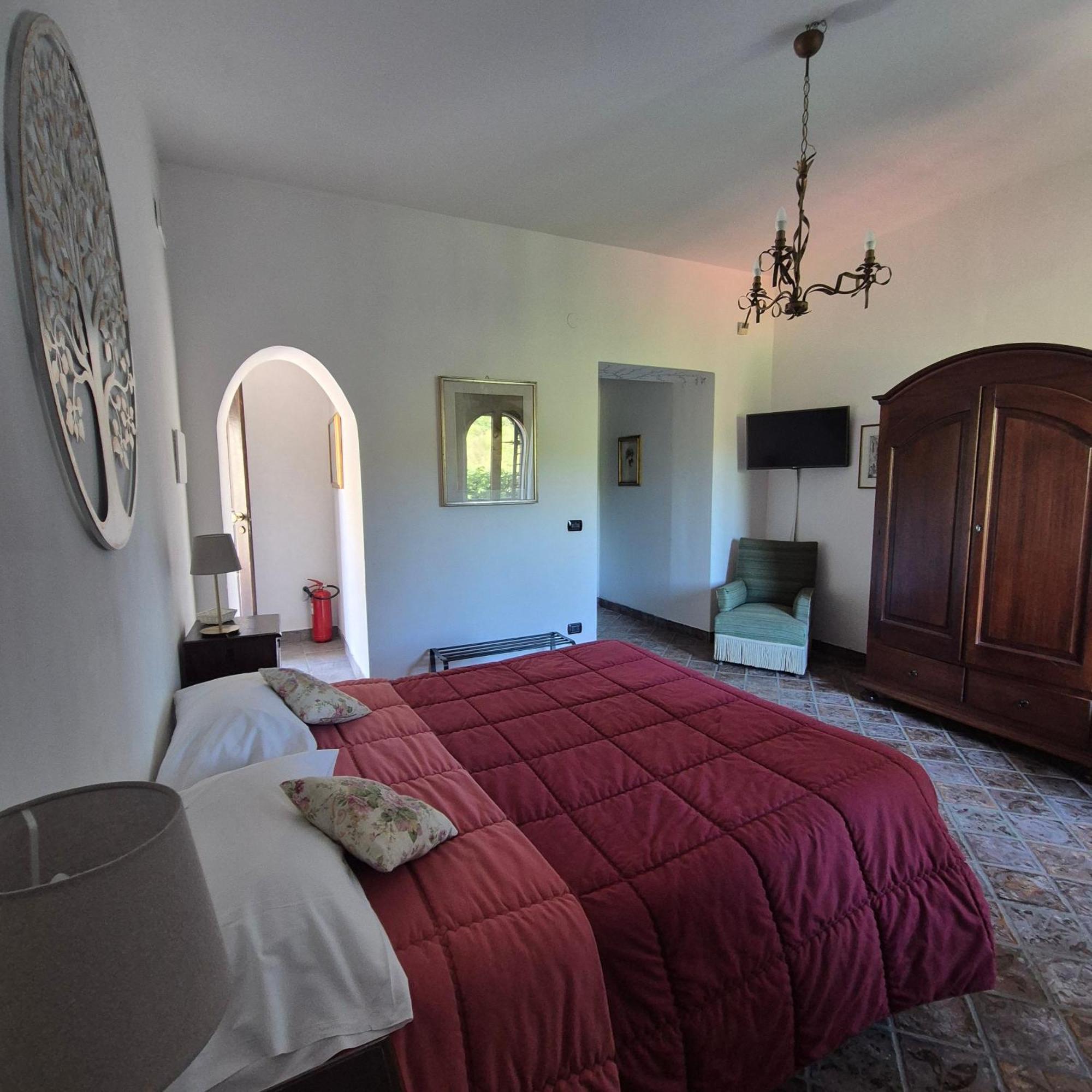 Bed and Breakfast La Cicogna Аджерола Экстерьер фото